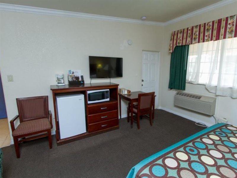 Surestay By Best Western Fresno Central Exterior foto