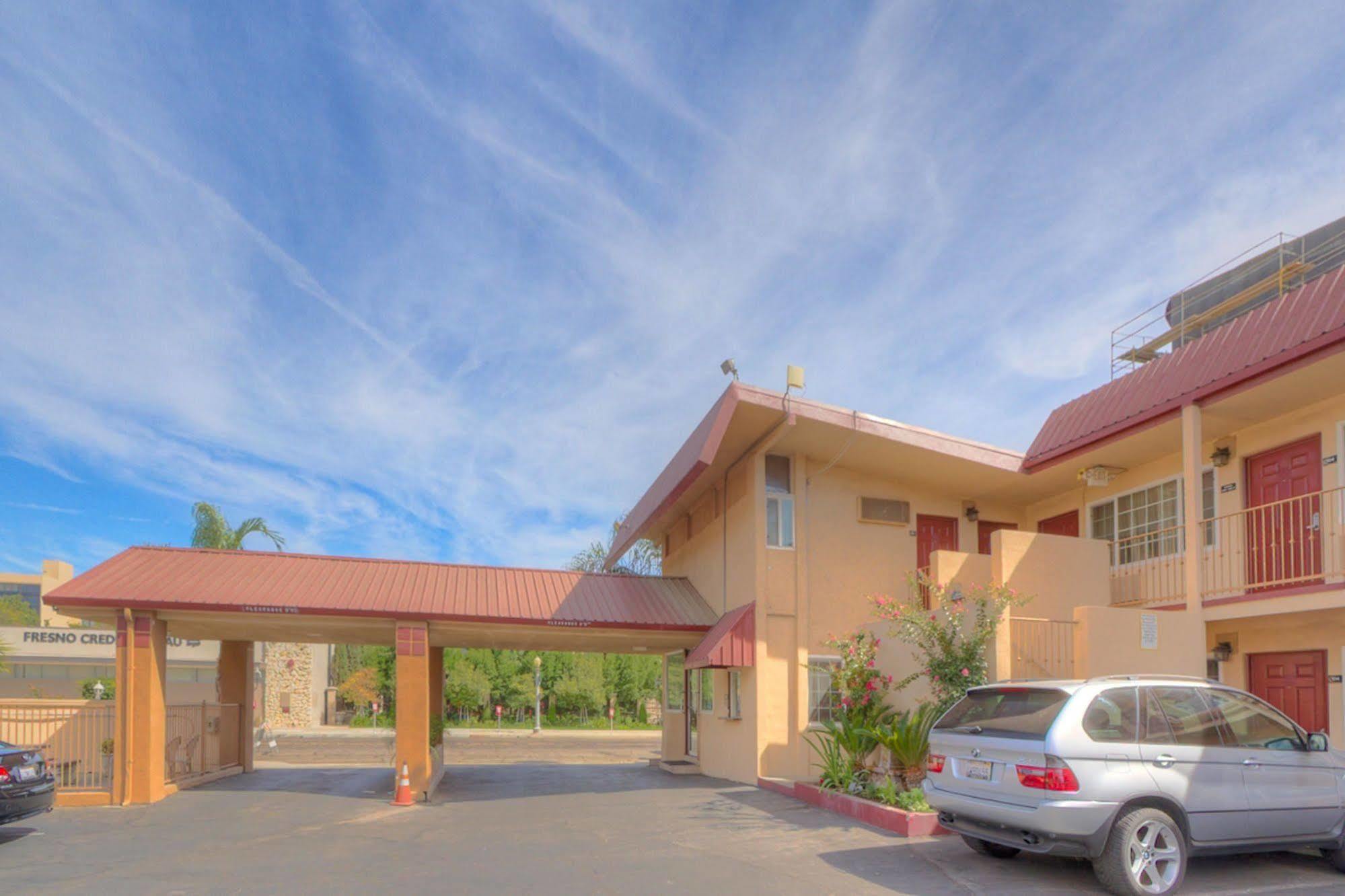 Surestay By Best Western Fresno Central Exterior foto